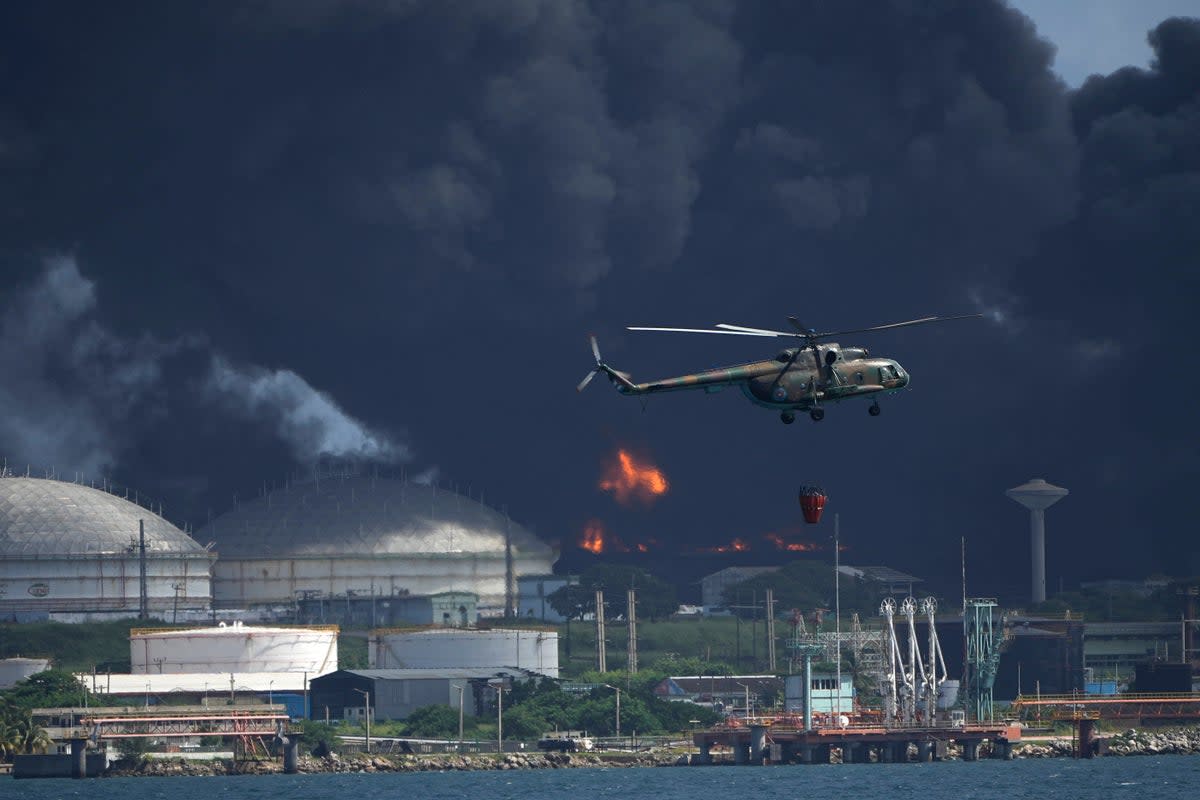 CUBA-INCENDIO (AP)