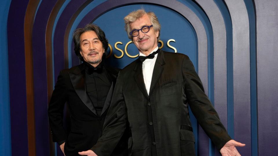 Koji Yakusho und Wim Wenders waren auch unter den Gästen. (Bild: Chris Pizzello/Invision/AP/dpa)