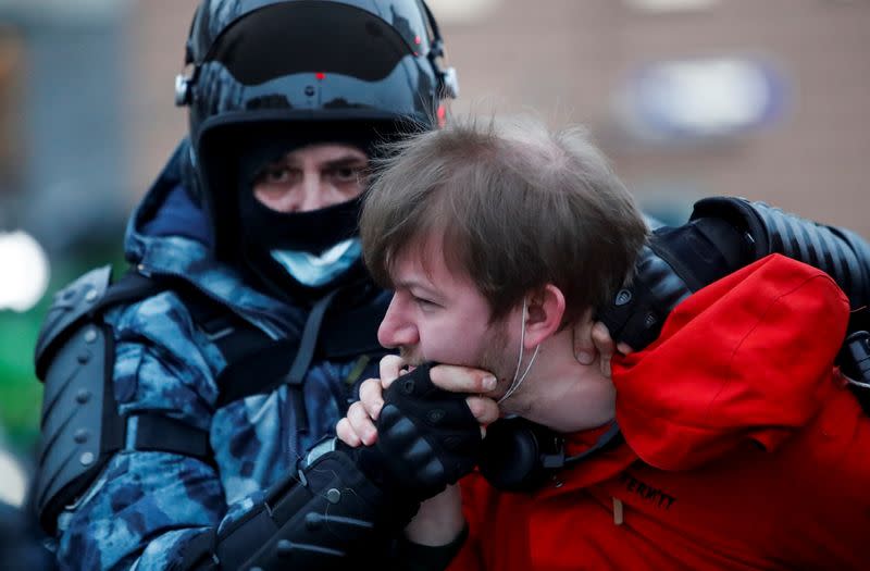 Navalny supporters protest his arrest