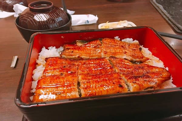 堅持一條鰻魚做一碗鰻魚飯的《京都屋》是饕客品嚐鰻魚飯的最佳選擇（圖／京都屋）