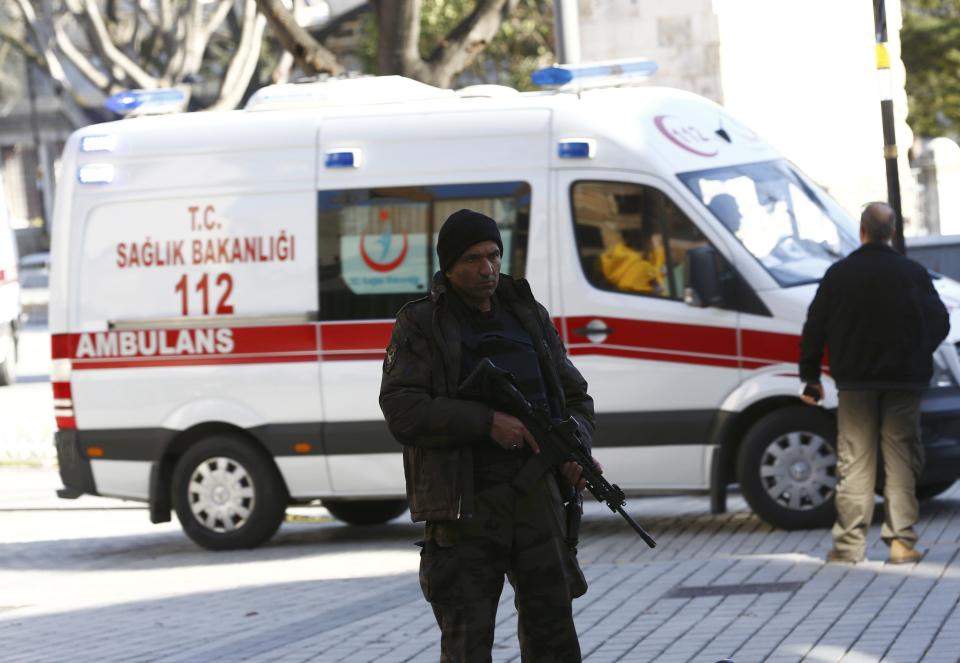 Deadly suicide bomb blast in Istanbul, Turkey