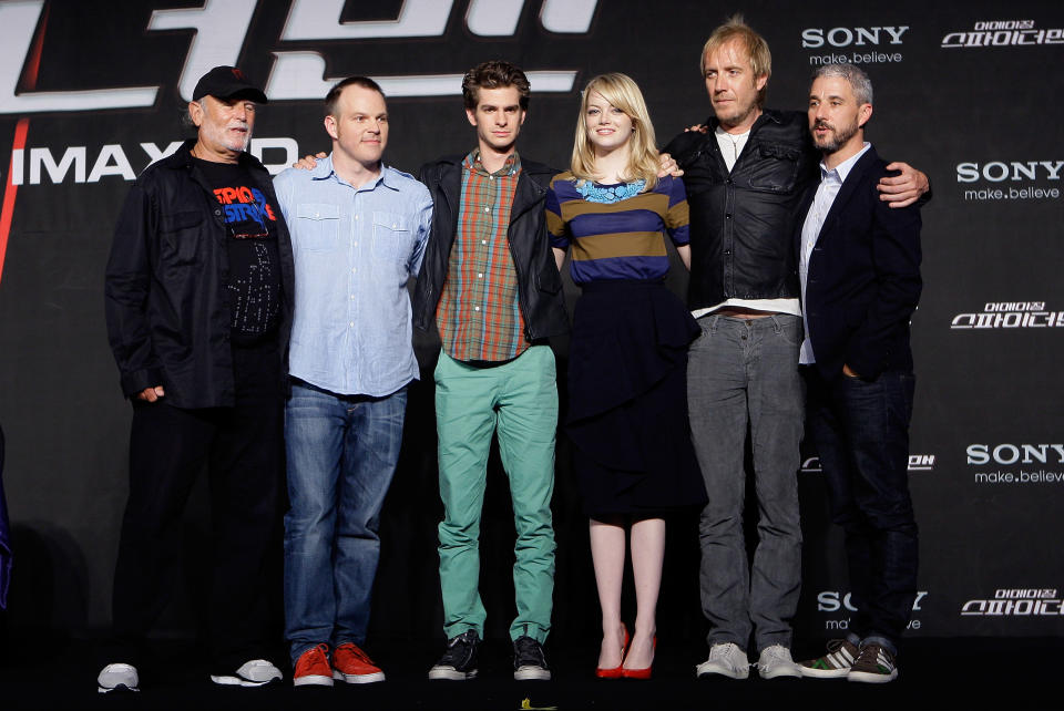 SEOUL, SOUTH KOREA - JUNE 14: (L to R) Producer Avi Arad, director Marc Webb, actor Andrew Garfield, actress Emma Stone, actor Rhys Ifans and producer Matt Tolmach attend the "The Amazing Spider-Man" Press Conference on June 14, 2012 in Seoul, South Korea. The film will open on June 28 in South Korea. (Photo by Chung Sung-Jun/Getty Images)