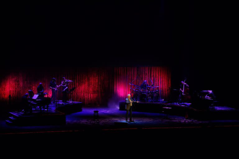 Joan Manuel Serrat en el Estadio Mario Alberto Kempes