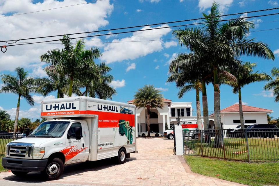 A U-Haul is seen leaving Sean Kingston’s Southwest Ranches home on Thursday, May 23, 2024. A woman named Janice Turner, 61, was arrested on “numerous fraud and theft charges,” during the raid at the sprawling white mansion in the 4600 block of Southwest 178th Avenue, spokesperson Carey Codd said in a media release. Turner is Kingston’s mother, according to reports. (Amy Beth Bennett / South Florida Sun Sentinel)