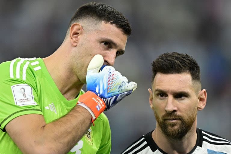 Emiliano Martínez, figura en Aston Villa y Lionel Messi con su revolución en Inter Miami, están en la nómina para integrar el equipo ideal de 2023. (Photo by JUAN MABROMATA / AFP)