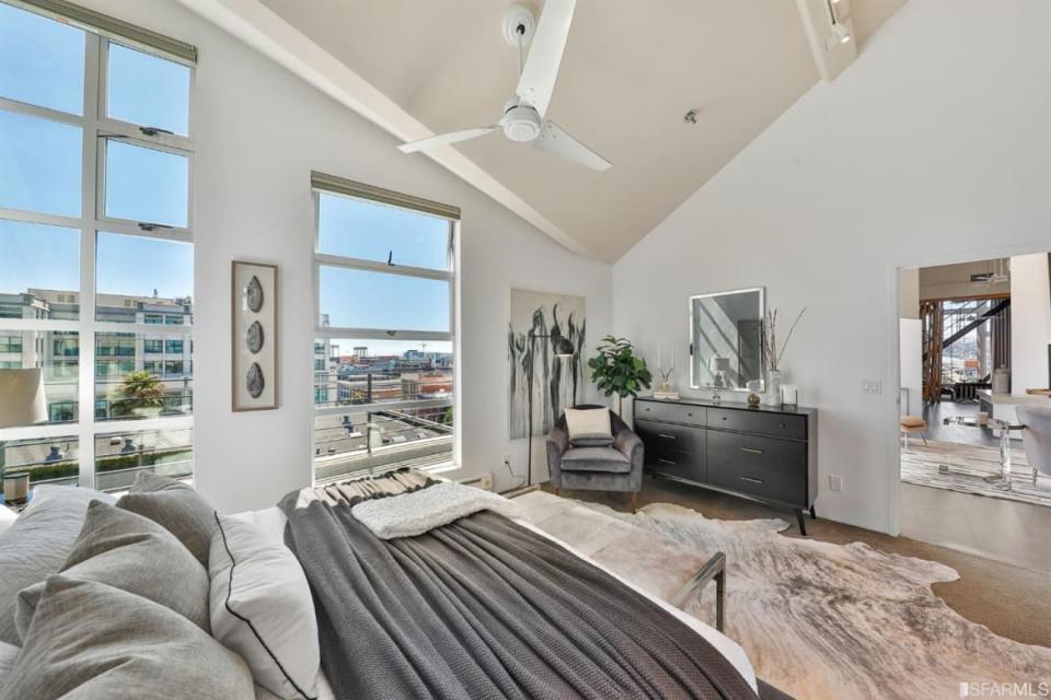 <div class="inline-image__caption"><p>It may seem a little crazy to be paying $6 million for 3,000 square feet of interior space that only has two bedrooms, but those boudoirs are pretty fine. Plus, your inner party animal will appreciate the ample areas reserved for entertaining. </p></div> <div class="inline-image__credit">Trulia</div>