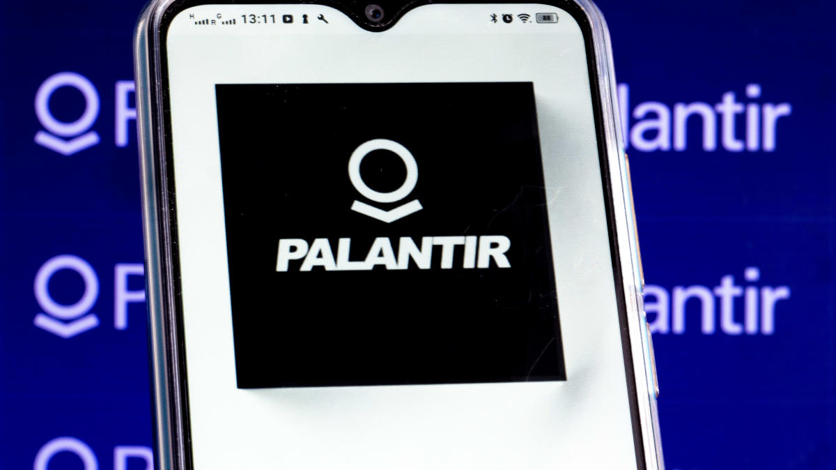 Palantir Technologies Reports Record-Breaking Q3 Earnings, Surpasses Market Expectations
