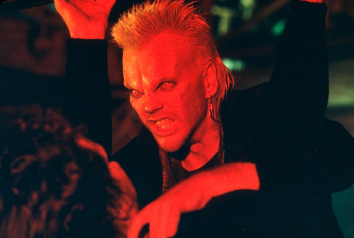 Kiefer Sutherland in vampire make-up in The Lost Boys. (Photo: ©Warner Bros/Courtesy Everett Collection)