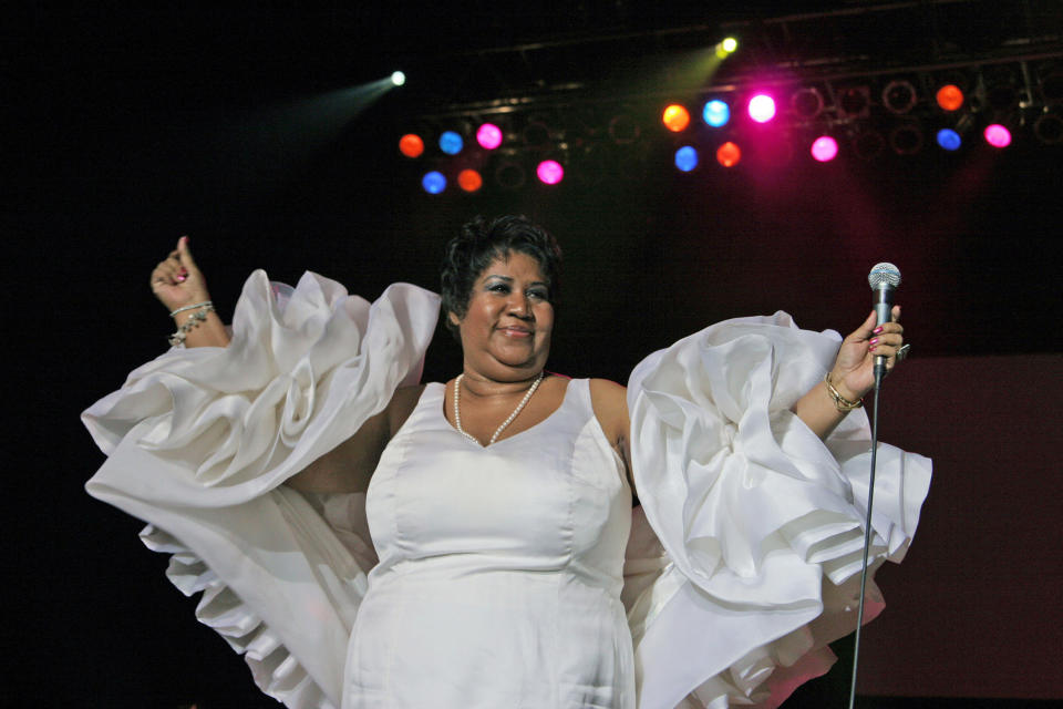 Aretha Franklin performs at the Mizner Park Amphitheater in Boca Raton, Fla., in 2005.