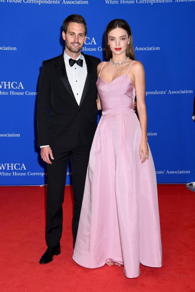 Miranda Kerr is Pretty in Pink in Silky Gown and Hidden Heels at White  House Correspondents' Dinner