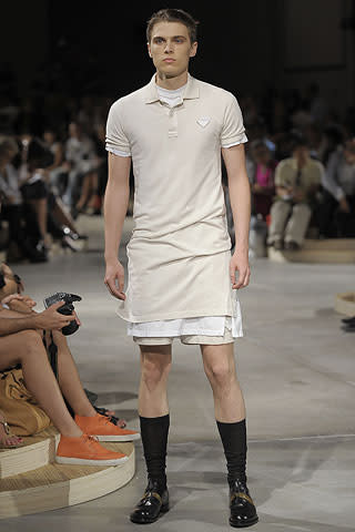 <div class="caption-credit"> Photo by: Getty Images</div>Fashion designers immediately took note and began sprinkling seeds in their lines."Menswear should take cues from women's wear, and not just the other way around," Muiccia Prada told Purple Magazine. With that in mind, the label's 2009 collection featured those extra-long golf shirts Margaux Tennenbaum so loves. <br>