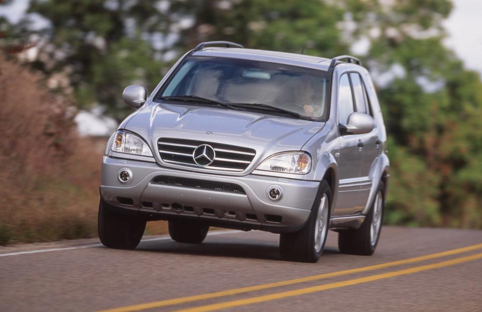 <p>One of the ML55 AMG's most prominent tells were the twin bulges that ran down its hood. </p>