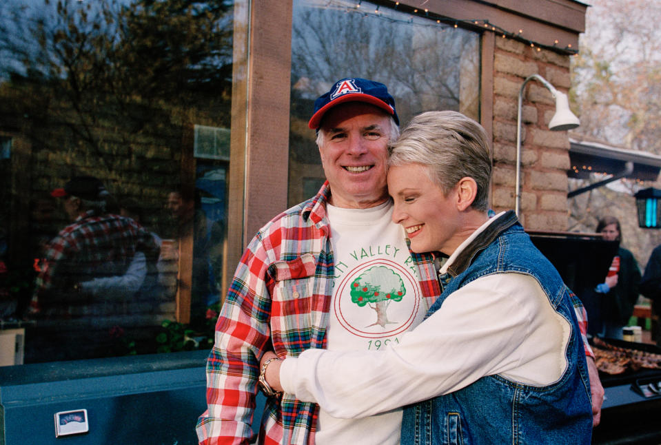 Presidential candidate John McCain (L) and his wife, Cindy McCain, smile for the camera at their family ranch, March 9, 2000 near Sedona, Arizona.