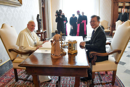 Pope Francis meets South Korean President Moon Jae-in during private audience at the Vatican, October 18, 2018. Alessandro Di Meo/ Pool via Reuters