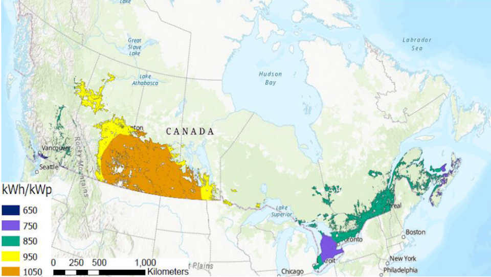 A map showing the agrivoltaic potential in Canada. The colours indicate the solar flux (amount of solar energy per unit area) in the areas that are currently farmed. <a href="https://doi.org/10.3390/su15043228" rel="nofollow noopener" target="_blank" data-ylk="slk:(U. Jamil, A. Bonnington, JM Pearce);elm:context_link;itc:0;sec:content-canvas" class="link ">(U. Jamil, A. Bonnington, JM Pearce)</a>, Author provided