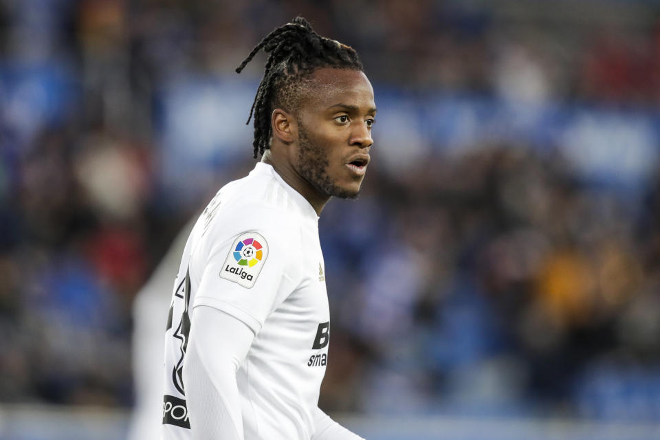 Michy Batshuayi, shown here playing for Spanish side Valencia earlier this month, is off to Crystal Palace on loan from Chelsea. (David S. Bustamante/Getty)