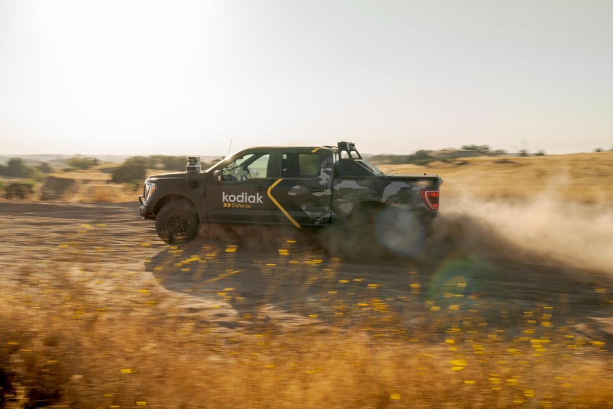 Военният прототип AV на Kodiak е пикап Ford F-150