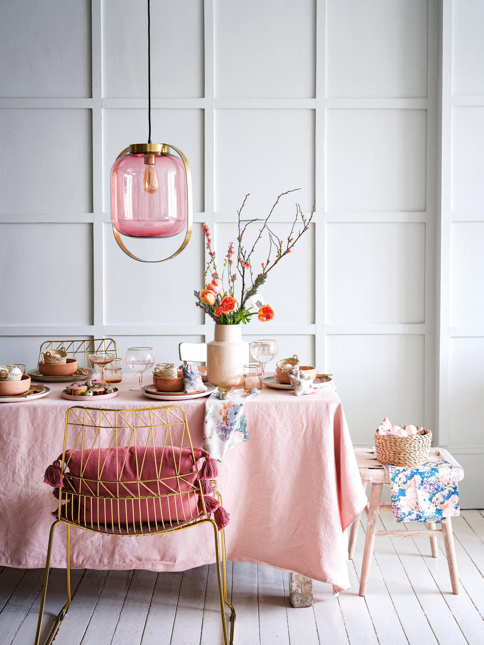 16. Pair pink with soft grey for an elegant dining space