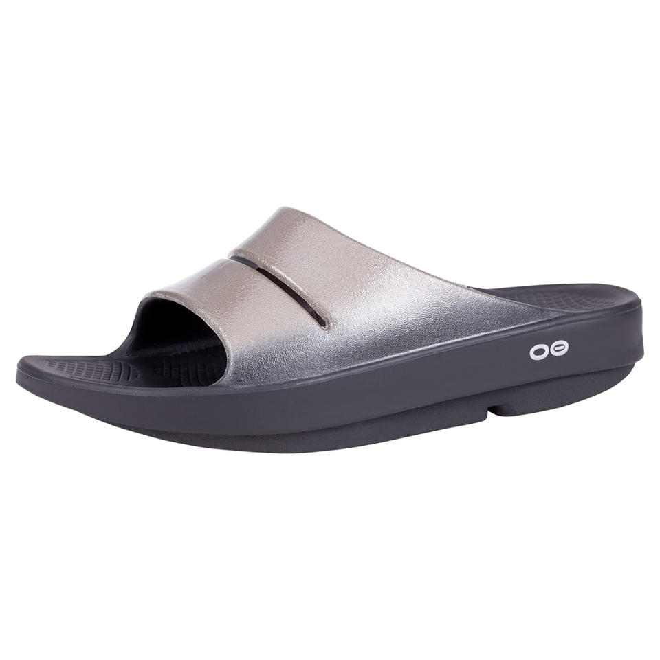 orthopedic-sandals-amazon-oofos