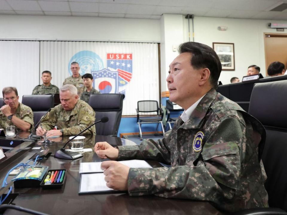 <span>韓國總統尹錫悅也曾在去（2023）年8月韓美乙支自由護盾（UFS）軍演期間視察戰時指揮所CP-TANGO。</span><span>（圖／韓國總統辦公室）</span>