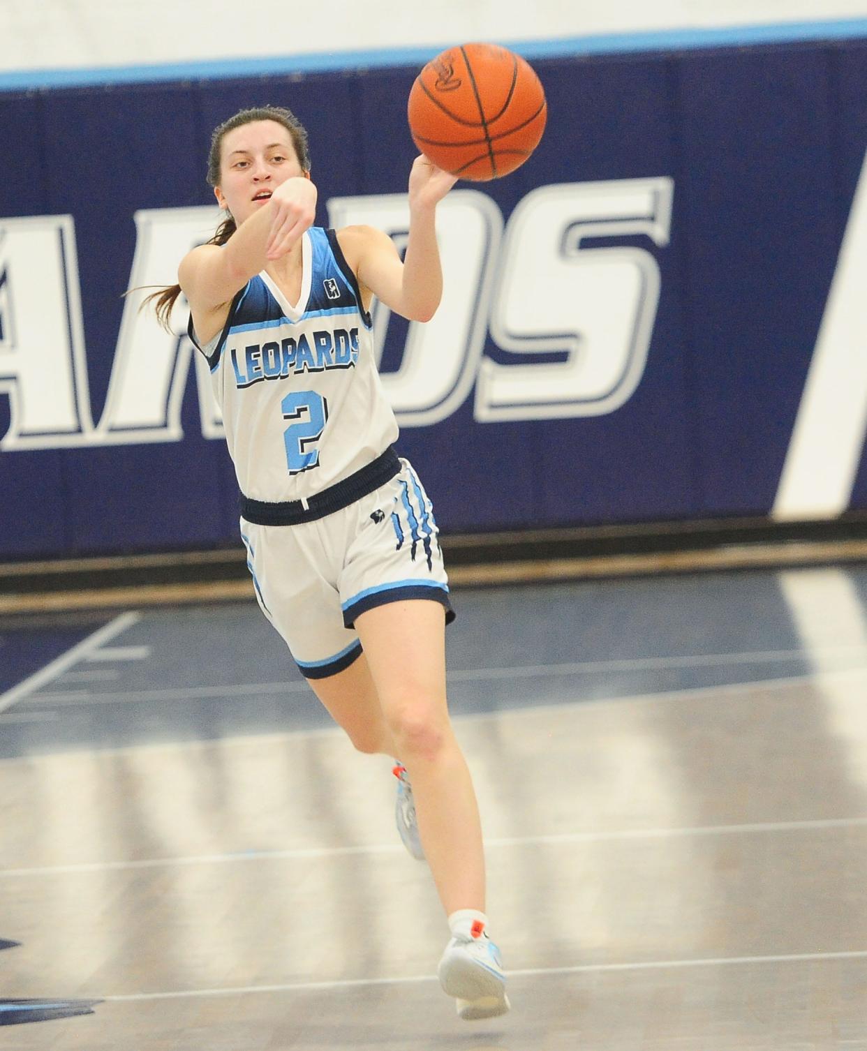 Louisville's Courtney Barwick throws a long pass up the court against Chaney, Thursday Feb. 22, 2024.