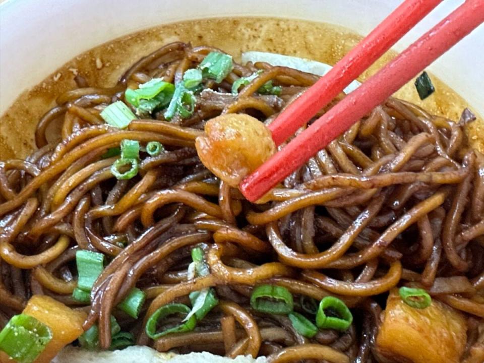 Kedai Makanan Loke Yew Road Fish Ball Noodle - Pork lard