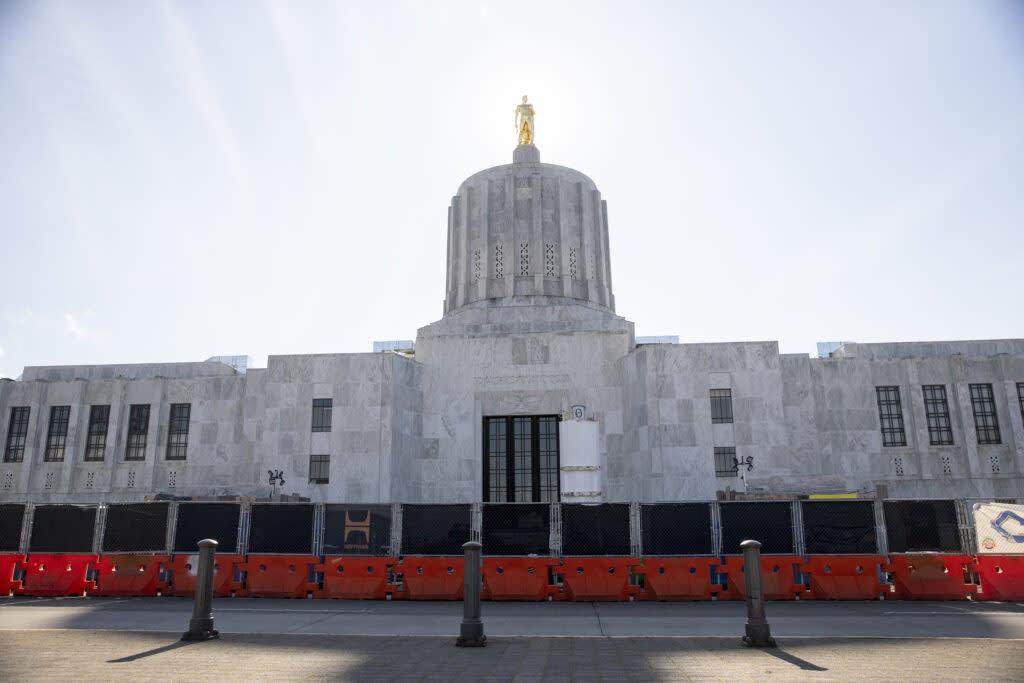 Oregon Legislature Capitol building under construction