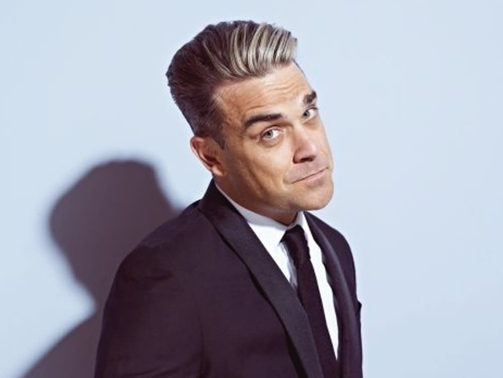 Robbie Williams spielt am 15. November  in der Elbphilharmonie - live mit Orchester und KI-Unterstützung. (Bild: Universal Music)