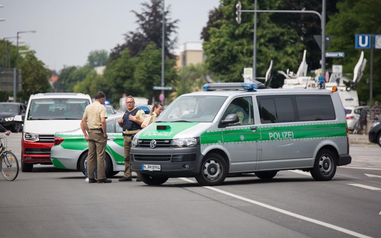 Am 22. Juli 2016 starben neun Menschen bei einem Attentat am Münchner Olympia-Einkaufszentrum. Der Täter, ein 18-Jähriger, kam ebenfalls ums Leben. (Bild: Getty Images/David Speier/NurPhoto)