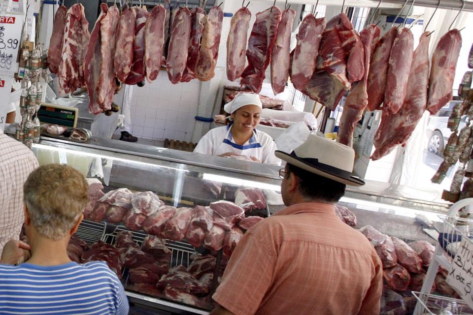 El valor de la carne en Alemania y China al consumidor es 2,5 veces más cara, en Australia y Nueva Zelanda 2,8 veces más, mientras que en Francia se cuadriplica 