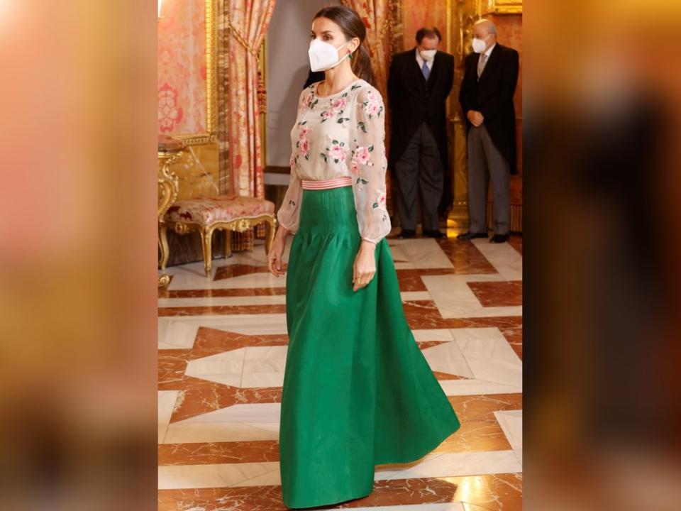 Königin Letizia im recycelten Valentino-Kleid ihrer Schwiegermutter. (Bild: imago/PPE)