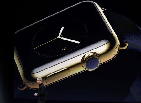 Apple CEO Tim Cook introduces the Apple Watch during an Apple event in San Francisco, California March 9, 2015. REUTERS/Robert Galbraith