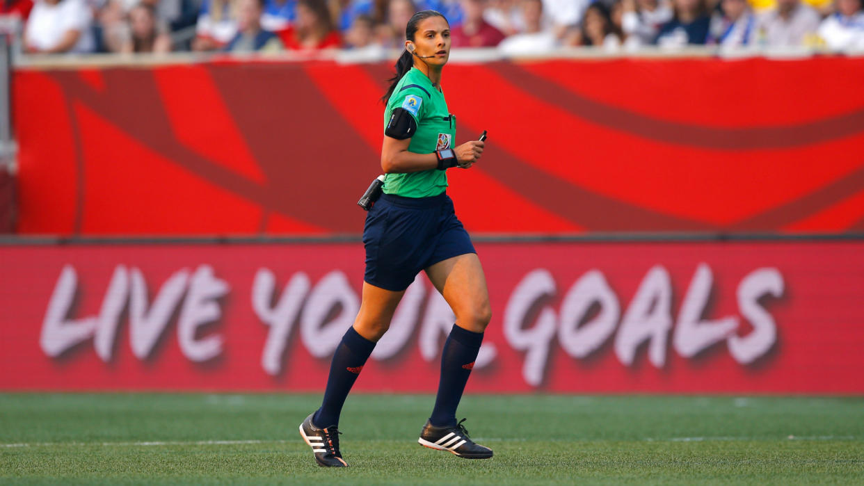 Foto de recurso, Claudia Umpiérrez en su debut en la Segunda División de Uruguay (no es la afectada por los insultos) (Goal.com)