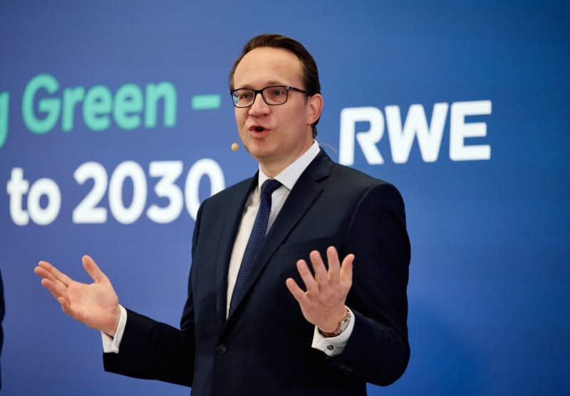 Markus Krebber, CEO of the energy group RWE, speaks at the annual press conference at Group headquarters. Bernd Thissen/dpa