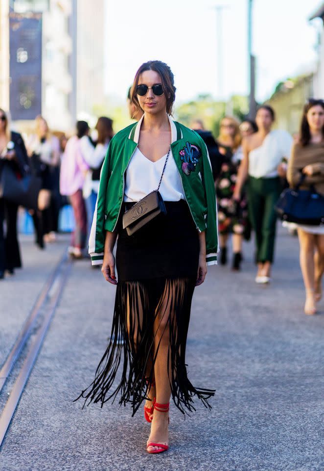 Fille en veste verte