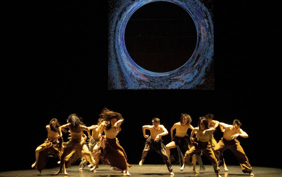 Lunar Halo performed by the Cloud Gate Dance Theatre of Taiwan at Sadler's Wells Theatre