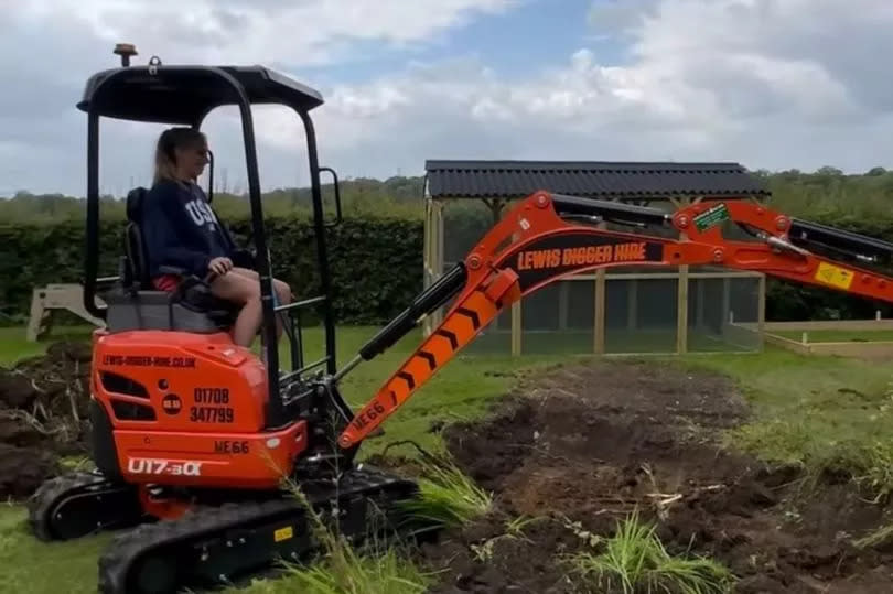 Stacey was seen getting to work on what she called 'project pond' -Credit:Stacey Solomon Instagram