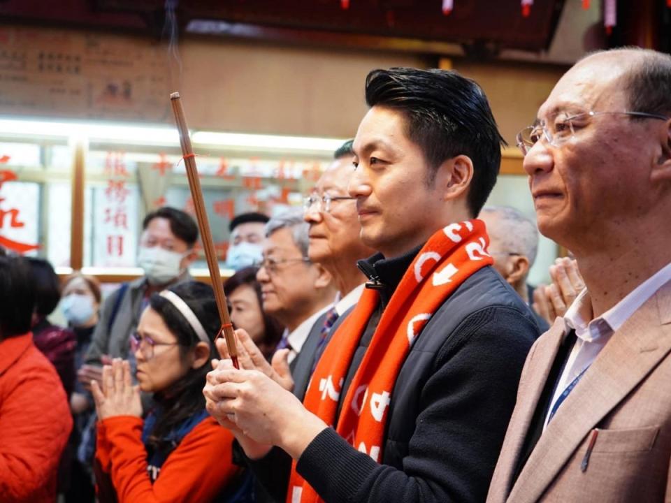 台北市長蔣萬安走訪多間廟宇參香祈福。（圖:蔣萬安臉書）