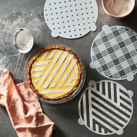 27) Pie Stencils