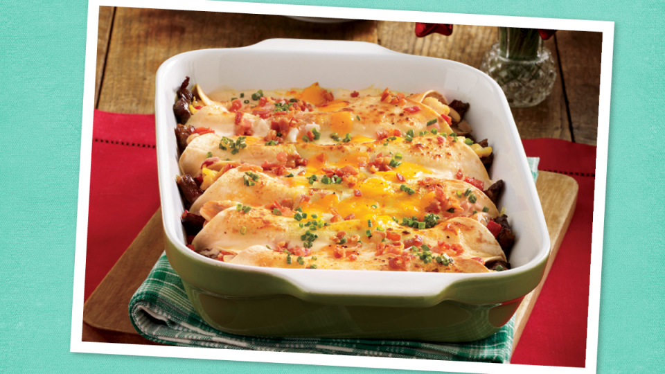 Steak ’n’ Eggs Enchiladas (Christmas breakfast casserole)