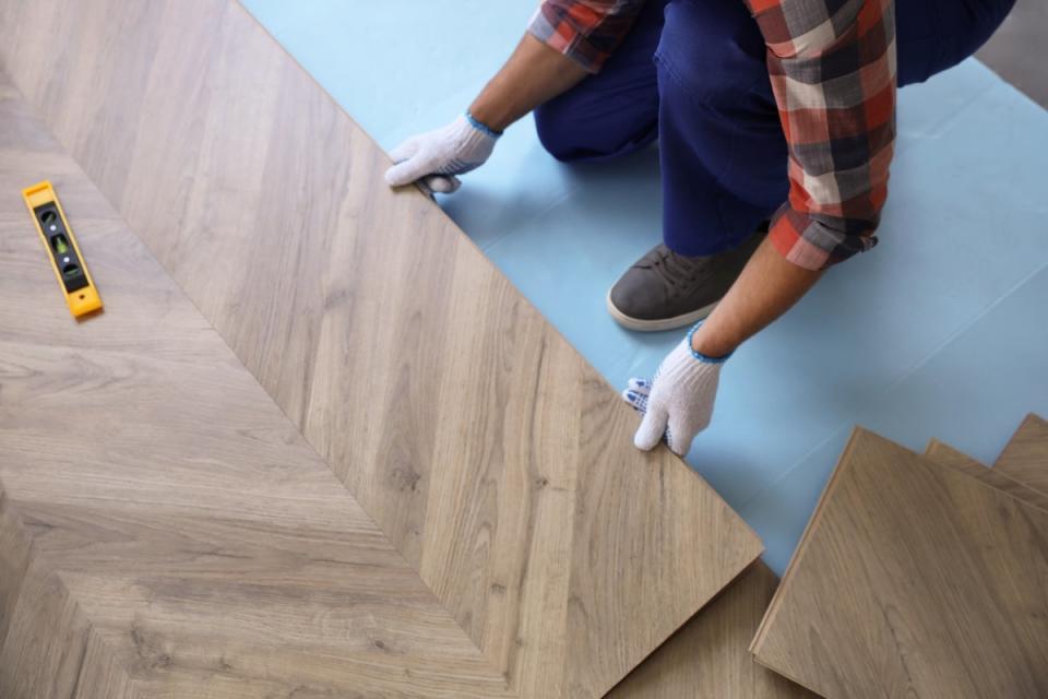 Laminate plank installation