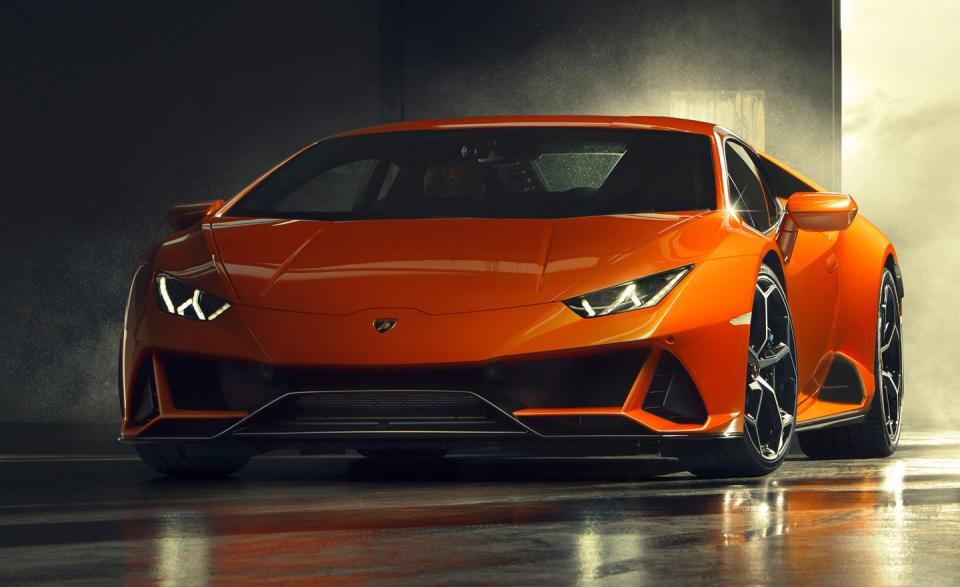 <p>Both front and rear, the 2019 model features more horizontal elements than before, while the rear in particular takes on a rawer look inspired by the Huracán race car's open, nearly bumperless back end.</p>
