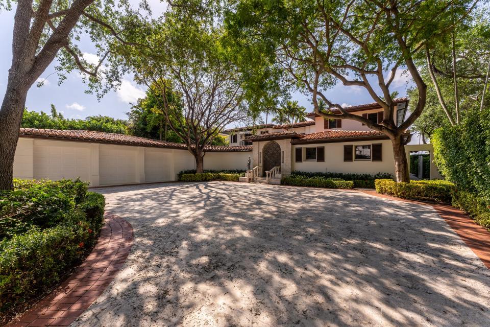 a driveway at the most expensive home currently for sale in Florida, 18 La Gorce Circle in Miami Beach