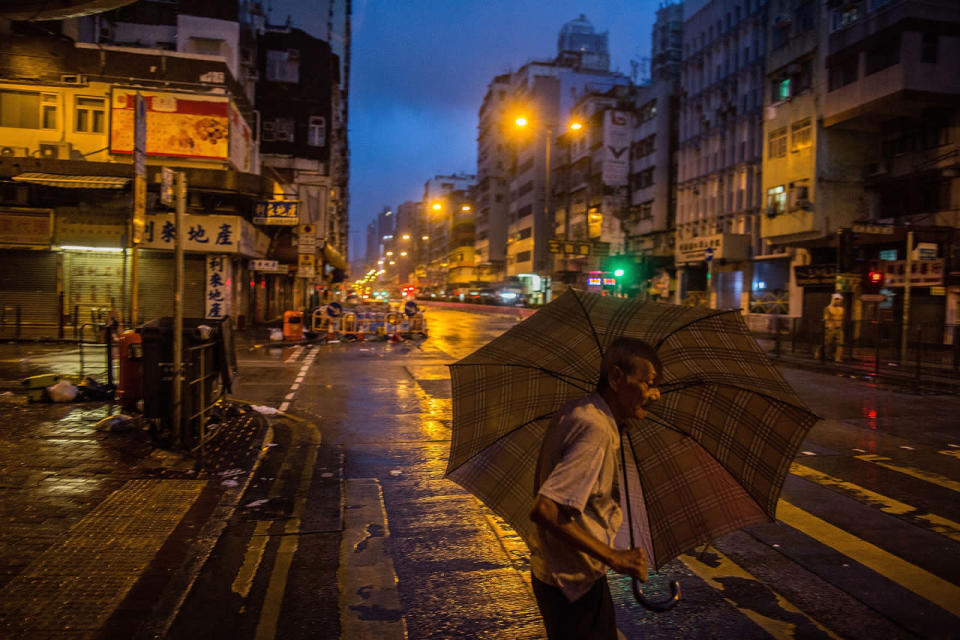 Typhoon Nida hits Hong Kong and southern China