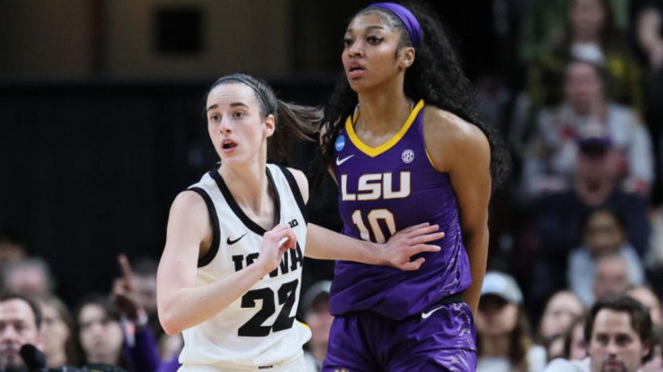 Now Is A Better Time Than Ever For WNBA Players To Get A Raise | Photo: Andy Lyons via Getty Images