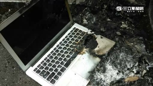 筆電在充電時突然爆炸。（示意圖，非當事照／資料照）