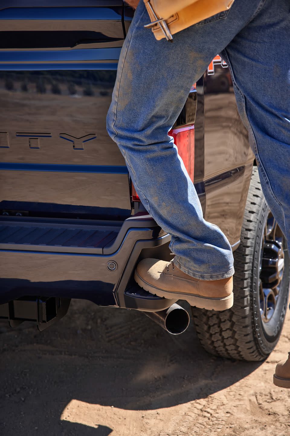 View Photos of the 2023 Ford Super Duty