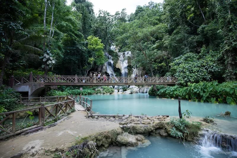 Kuang Si Waterfall Shared Minibus Ticket (Round Trip). (Photo: Klook SG)