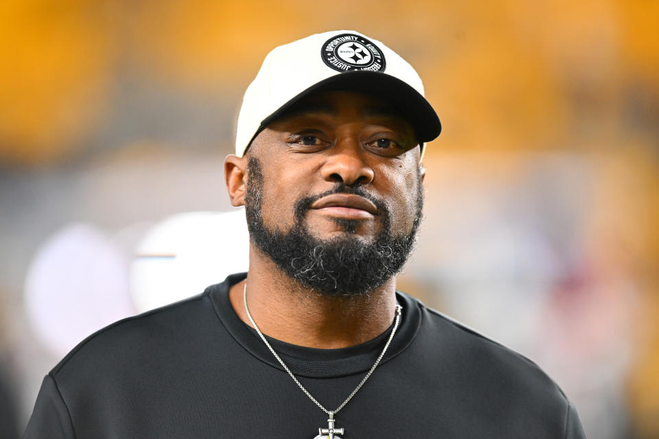 PITTSBURGH, PENNSYLVANIA – DECEMBER 07: Pittsburgh Steelers head coach Mike Tomlin looks on before the game against the New England Patriots at Acrisure Stadium on December 7, 2023 in Pittsburgh, Pennsylvania.  (Photo by Joe Sargent/Getty Images)