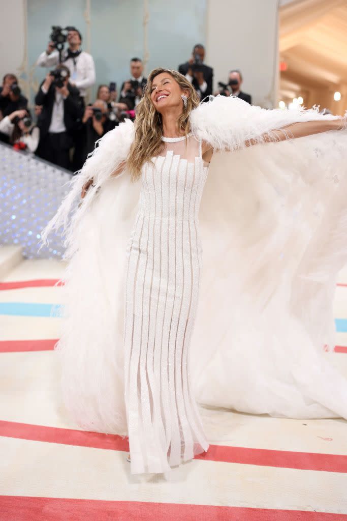 <p>Giselle Bundchen wore a truly showstopping Chanel white gown for her Met Gala return.</p>